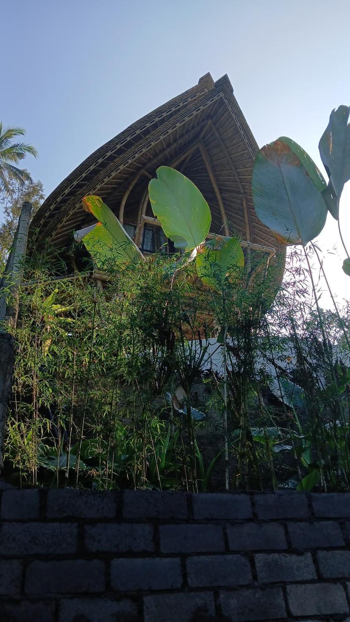 Villa Danaswari Bali Bamboo House Selat Exterior foto