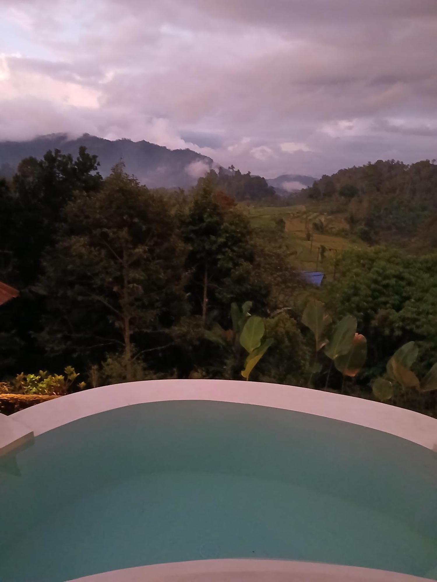 Villa Danaswari Bali Bamboo House Selat Exterior foto